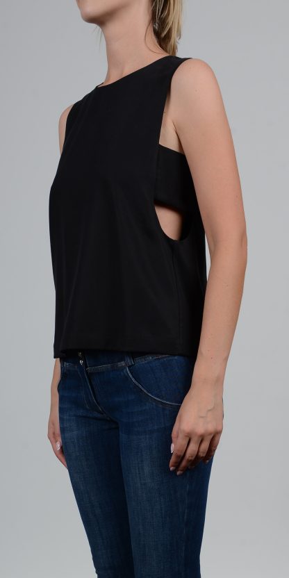 Kendall Kylie czarna koszulka na ramiączkach