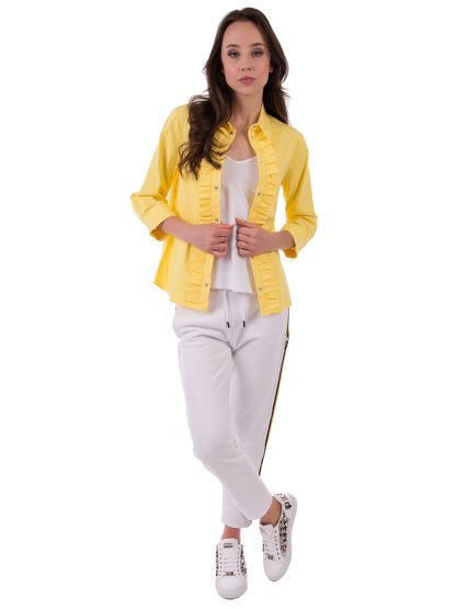 Quantum Courage beżowe spodnie z lampasami Dondup żółta koszula z żabotem